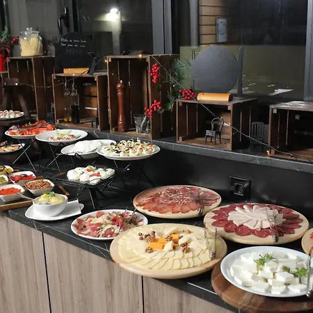 Nobel Gallery Hotel 4*