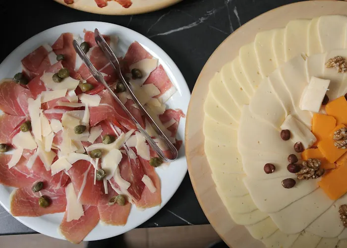 Nobel Gallery Hotel 4*